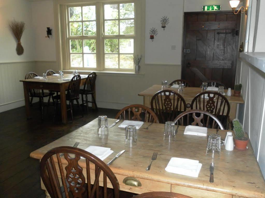 The Chetnole Inn Exterior foto
